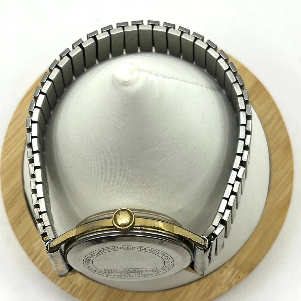 Vintage Waltham Wristwatch‎ Karat Clad Gold Shock Resistant Men's 17 Jewels